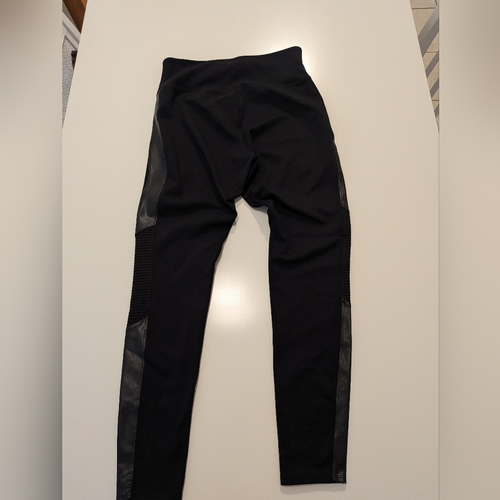 Assets by Spanx Black Moto Leggings Faux Leather Panel Ribbed Knee Size Large - Picture 3 of 9
